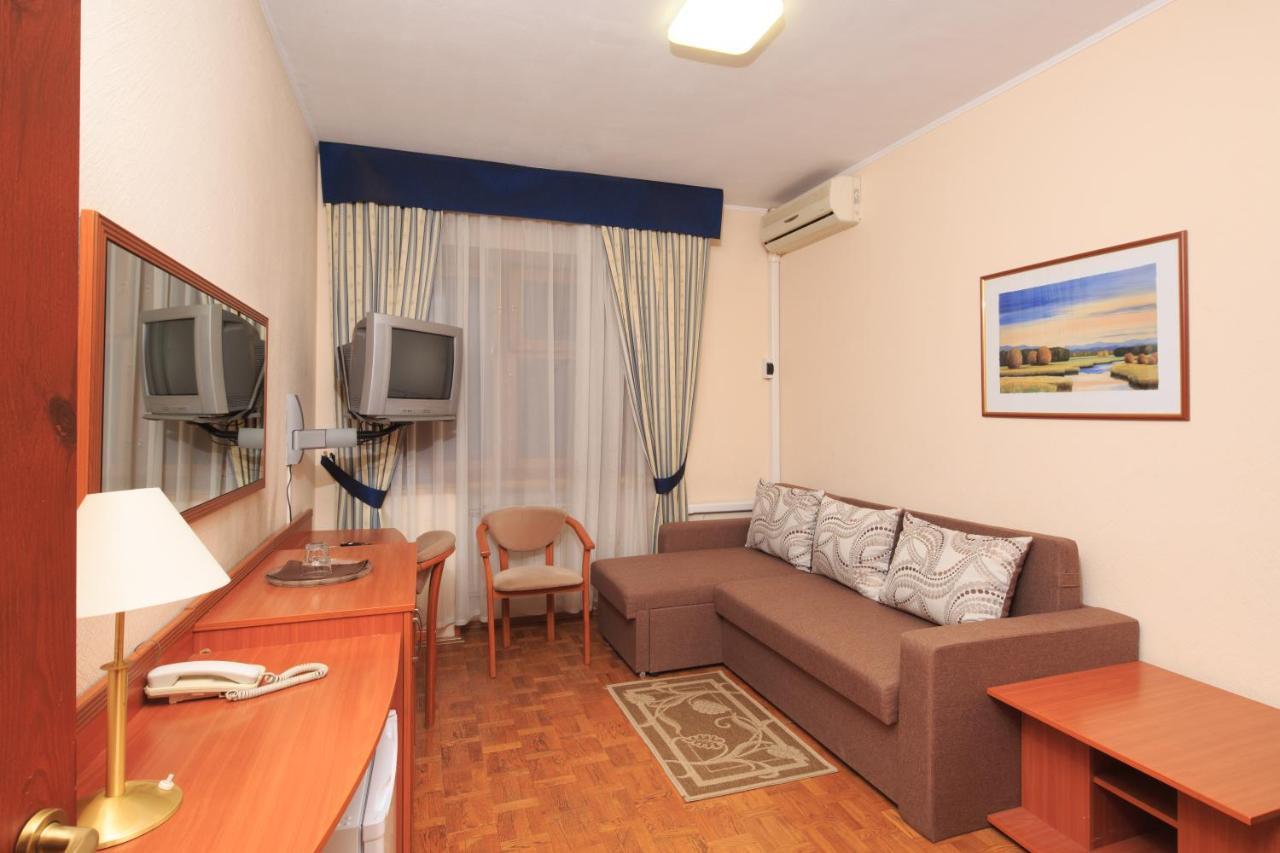 Hotel Zhayvir Kiev Esterno foto
