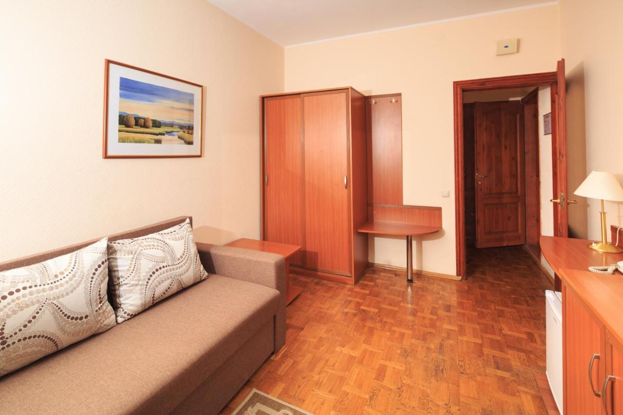 Hotel Zhayvir Kiev Esterno foto